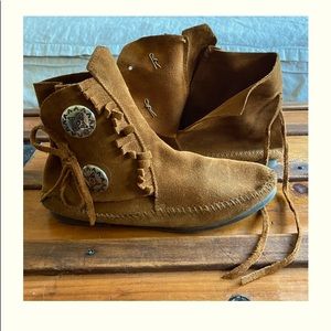 Minnetonka Lace Up Ankle Booties
